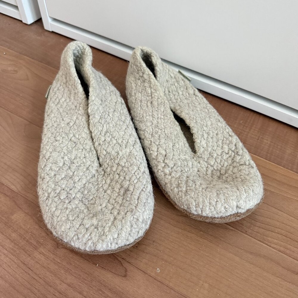 Kyrgies Wovens Wool Slippers Womens Size 9